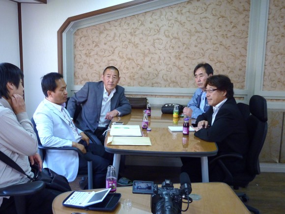 右奥、Sang Hyeon,Kim 代表理事