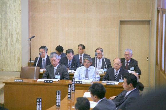 熱海市議会当局側ひな壇 熱海市議会当局側ひな壇