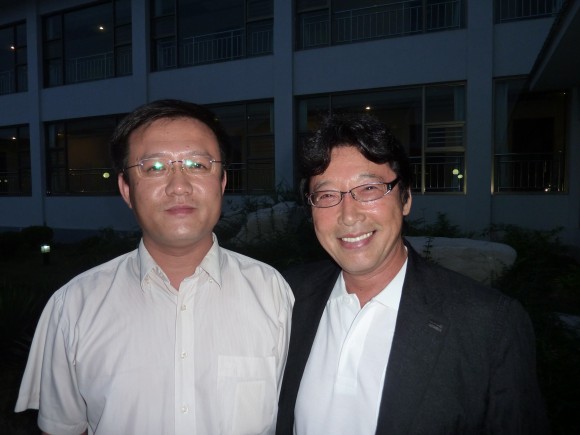 江波「安丘市副市長」と 黄氏のホテルガーデンにて