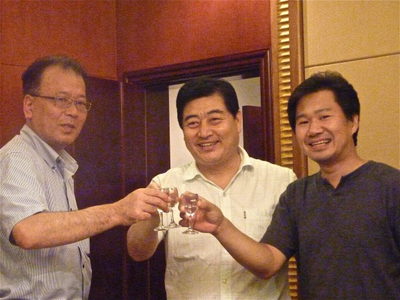 劉忠會開発区工業団地部長とかんぺ〜 塩野氏と三浦氏